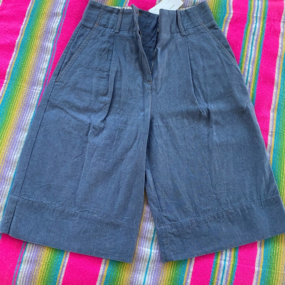 Beautiful blue bermuda short by Sessùn! 💙